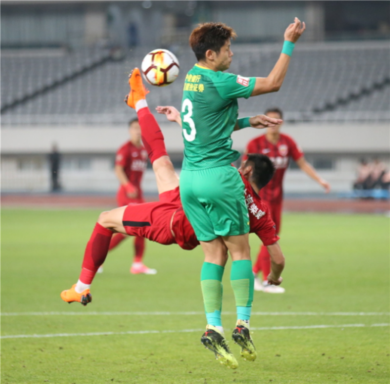 华体会彩票 -cba常规赛后个别球迷在马路上呼喊不当言论