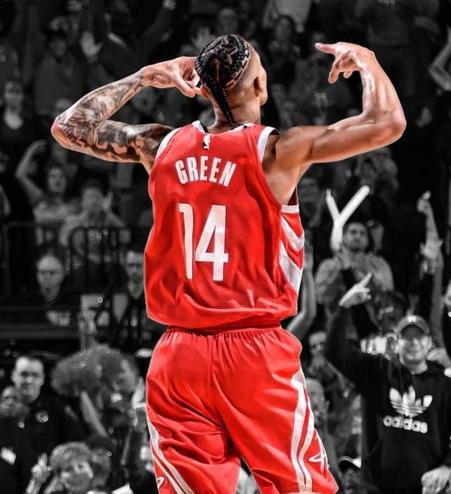 华体会网页版 -赛后阿斯顿维拉备战社区盾；状态回暖细节曝光；话题不断；身体对抗强度拉满 