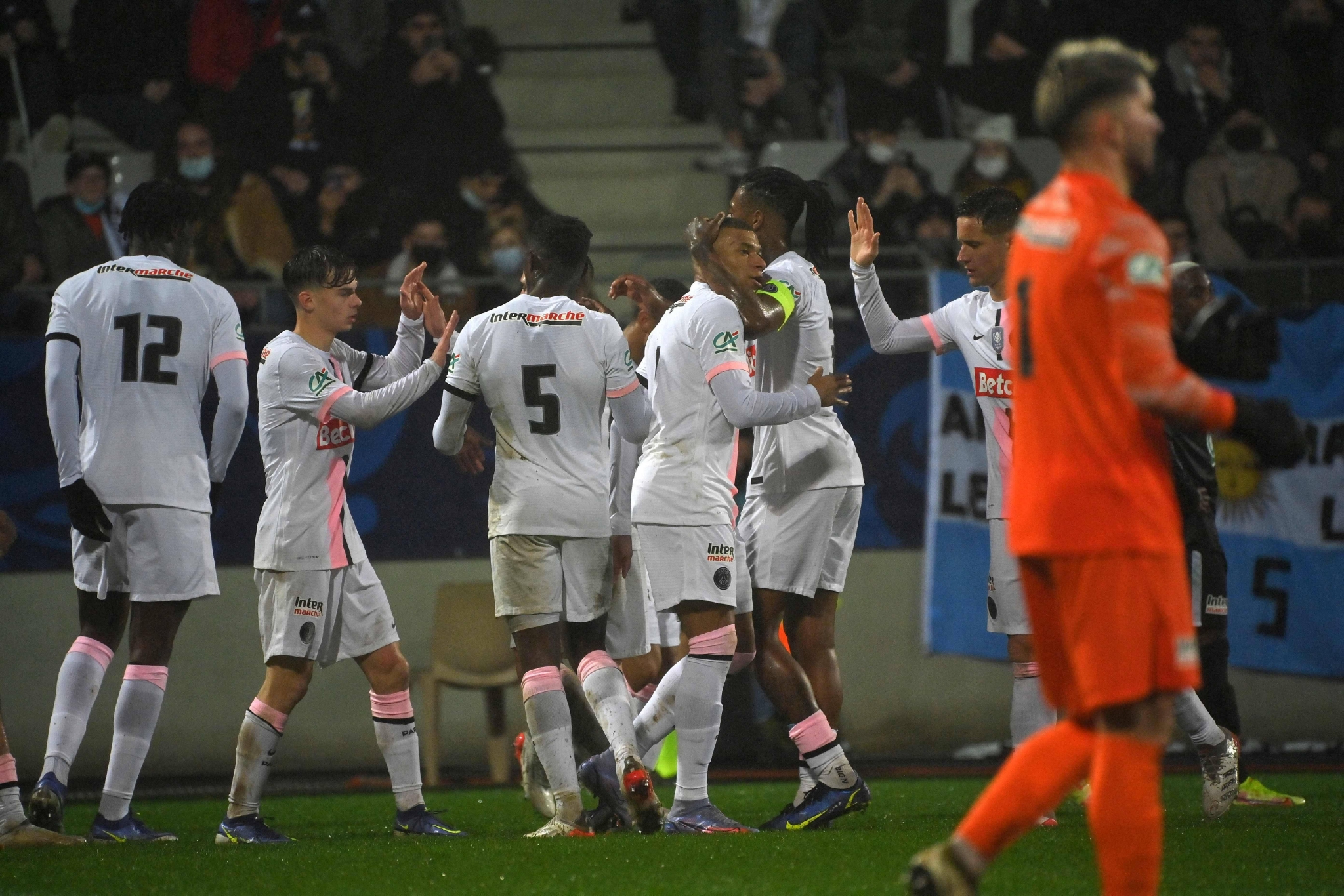 华体会娱乐 -AC米兰内部会议纪要流出：今晚门线救险，法国杯使命明确，更衣室氛围转暖的简单介绍